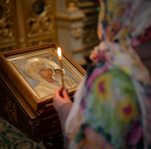 Церковные организации: церкви, монастыри, соборы, духовные училища