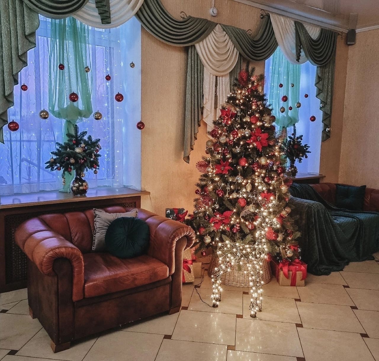 Гостиница "Ольгинская" — это прекрасный выбор, чтобы встретить Новый год в уютной и праздничной атмосфере.