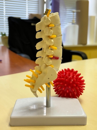 Современные методы лечения межпозвоночной грыжи в Пскове